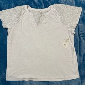 Time and Tru White Top Cotton Eyelet sleeve Top